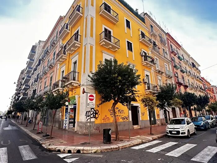 Appartamento quadrilocale in vendita in Via Nitti, Taranto