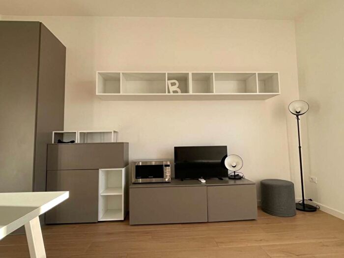 Appartamento monolocale in affitto in Via Ettore Ponti, Barona, Milano