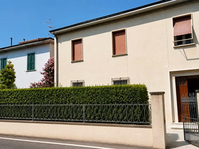 Appartamento con 5 locali in vendita in Pisa