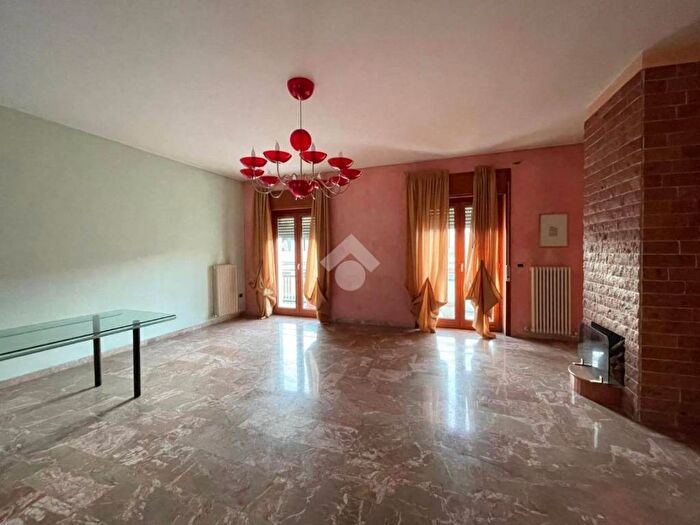 Appartamento quadrilocale in affitto in Via Monte Santo, Centro, Cosenza