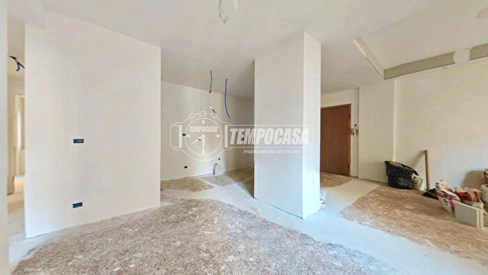 Appartamento quadrilocale in vendita in Via Giordano, Genova