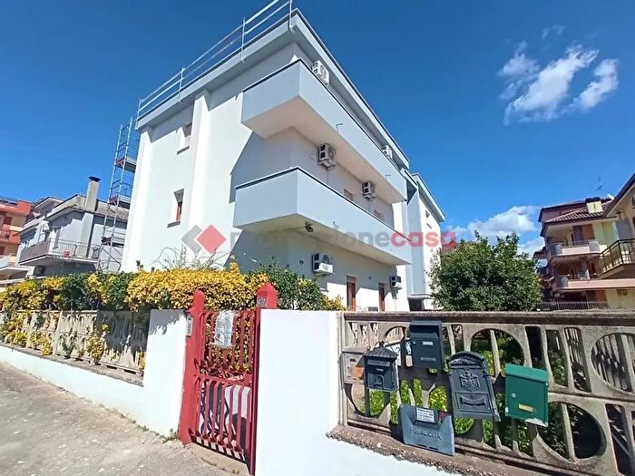 Appartamento trilocale in vendita in Via Trilussa, Aprilia