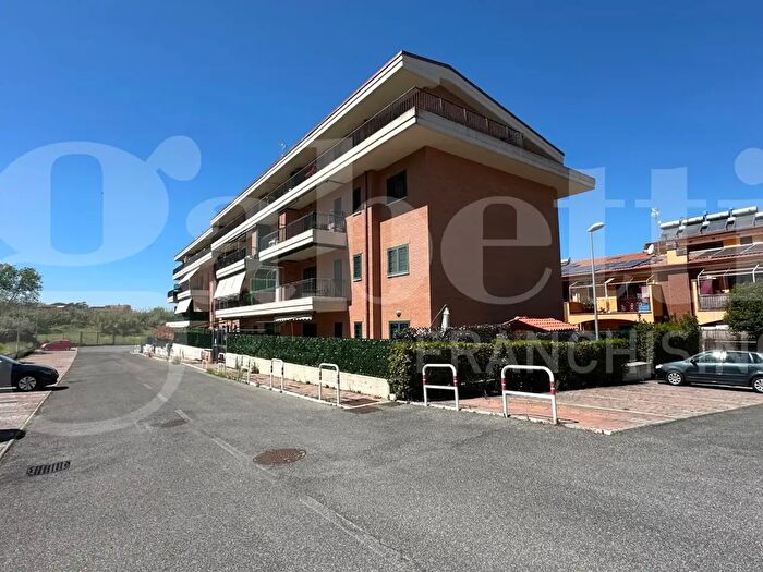 Appartamento bilocale in vendita in Via Anagnina, Roma