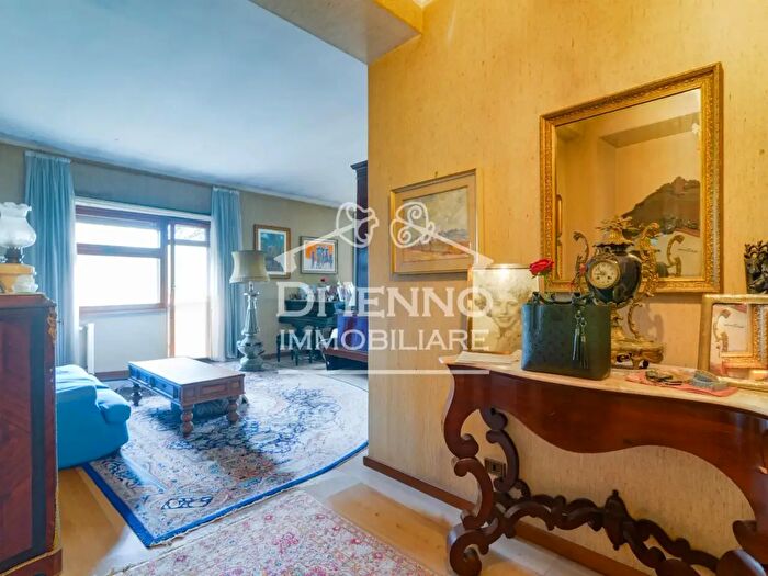 Appartamento quadrilocale in vendita in Roma