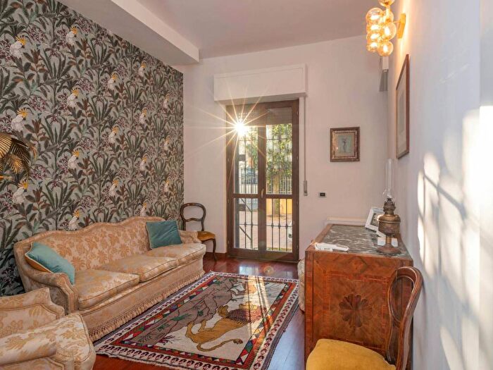 Appartamento quadrilocale in affitto in Via Eugenio Villoresi, Navigli Darsena, Milano