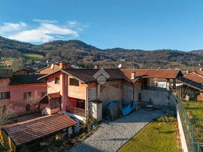 Casa con 5 locali in vendita in Via Giuseppe Mazzini, Rossana