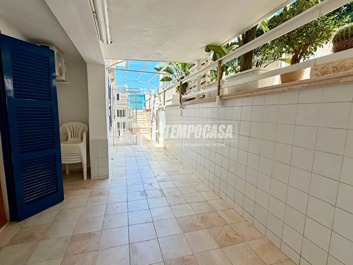 Appartamento trilocale in vendita in Lungomare Zara, Mola Di Bari