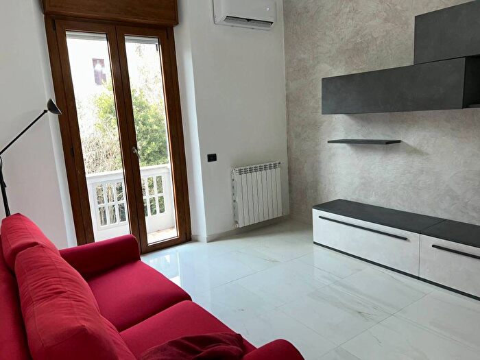 Appartamento bilocale in affitto in Via Antonio Canova, Biumo Inferiore Superiore, Varese