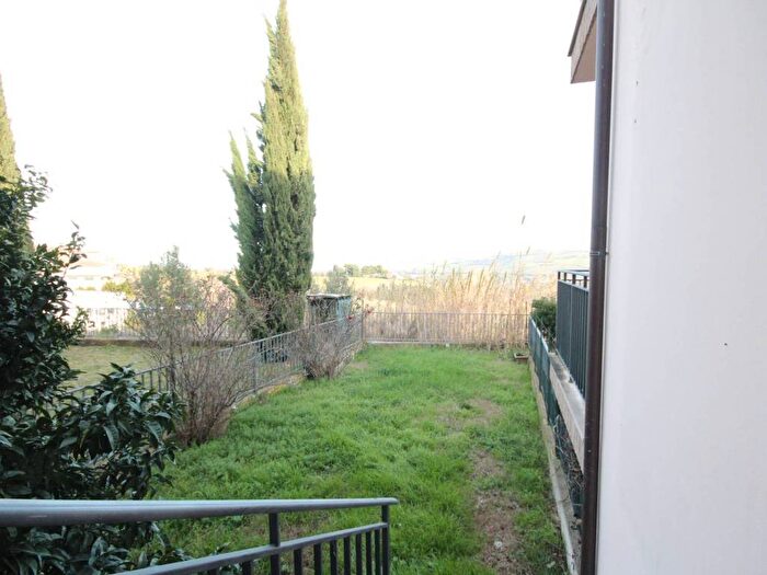 Casa con 6 locali in affitto in Via Francia, Centro, Monte Urano