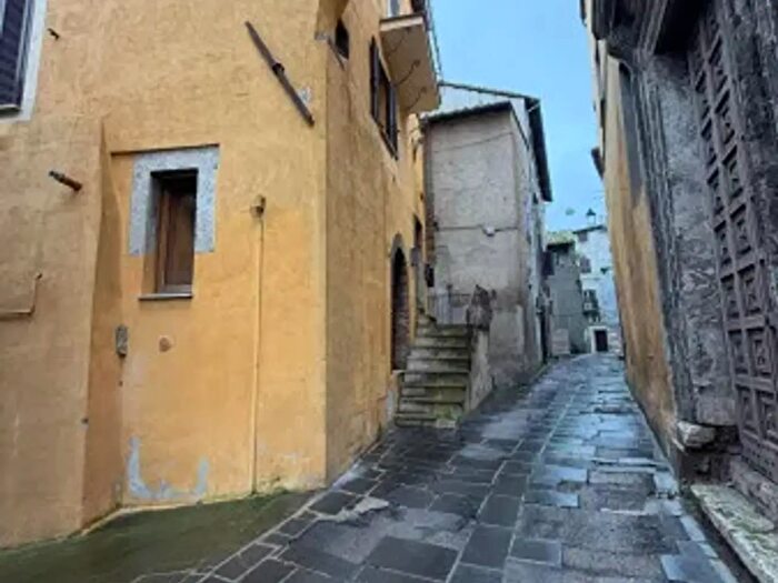 Appartamento trilocale in vendita in Via Piè di Marmo, Orte