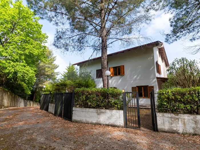 Casa quadrilocale in vendita in Località Impiso Snc, Torchiara