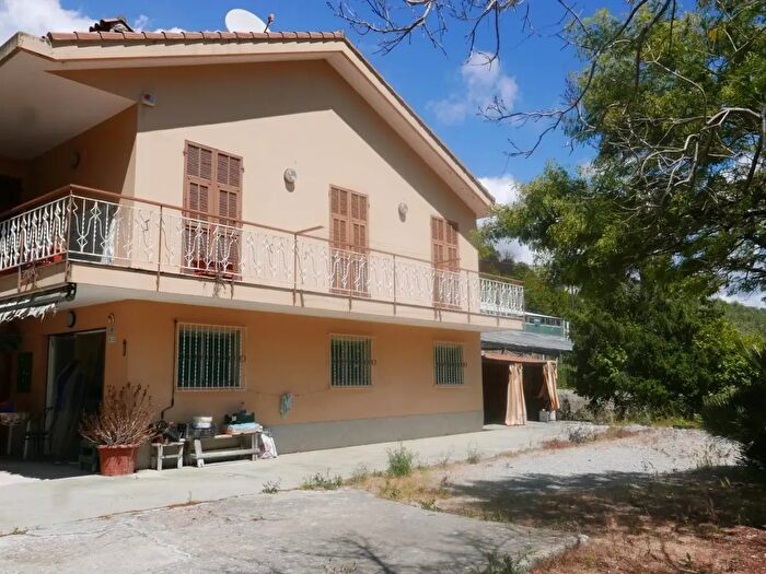 Casa quadrilocale in vendita in Strada Vicinale Costa Fallita, Sanremo