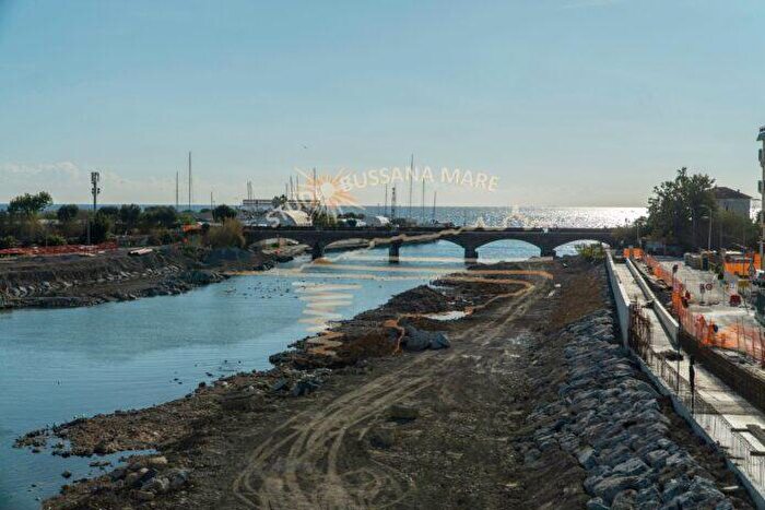 Appartamento trilocale in affitto in Via Bent Amilcare Nuvolone, Taggia