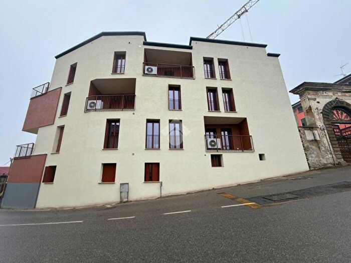 Appartamento trilocale in affitto in Capriolo