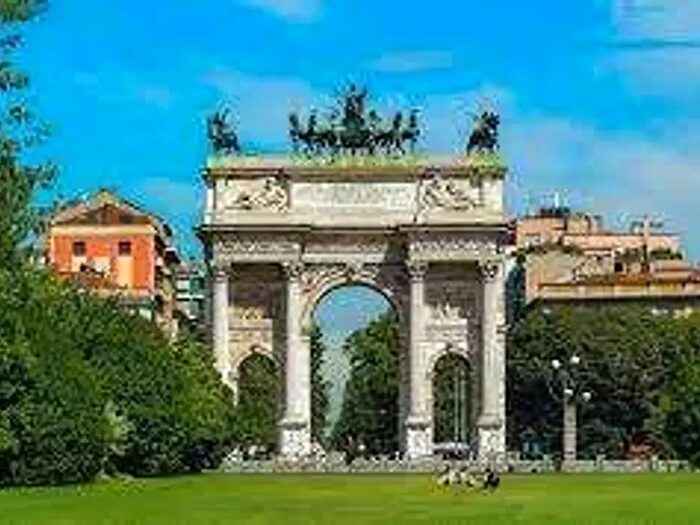 Appartamento trilocale in vendita in Via Abbondio Sangiorgio, Milano
