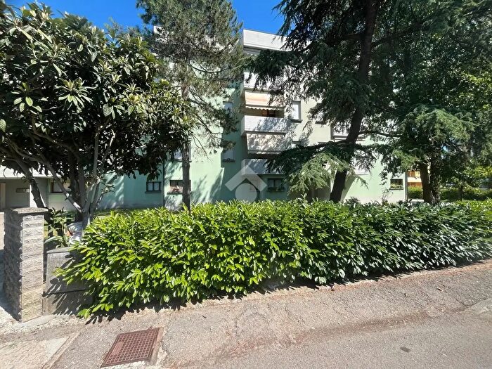 Appartamento con 5 locali in vendita in Via Toscanini, Castelnovo Di Sotto