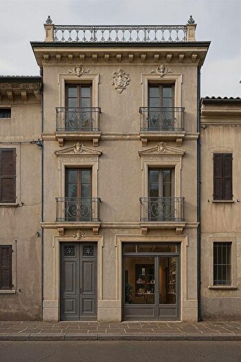 Casa con 6 locali in vendita in Mantova