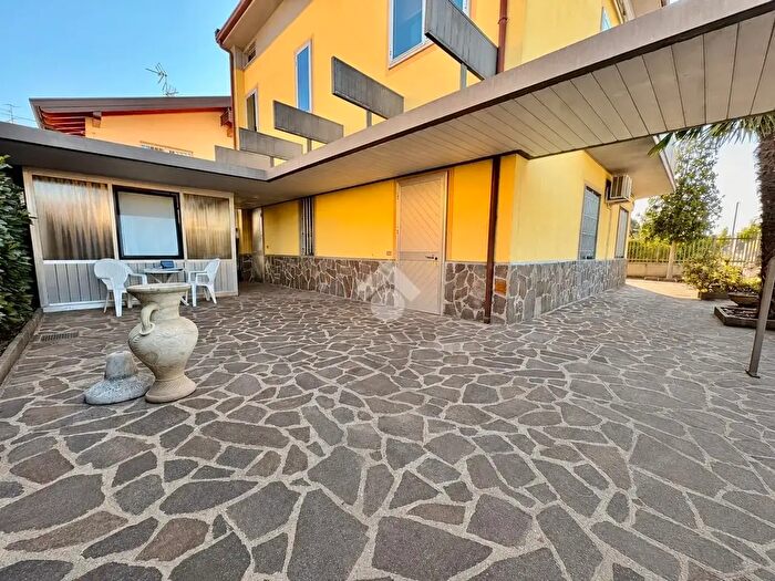 Casa quadrilocale in vendita in Viale Papa Giovanni XXIII, Palosco