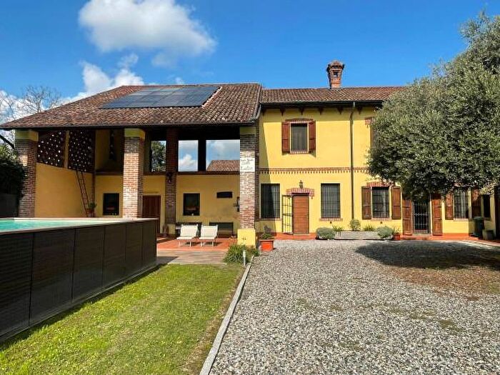 Casa con 6 locali in vendita in Cavenago DAdda