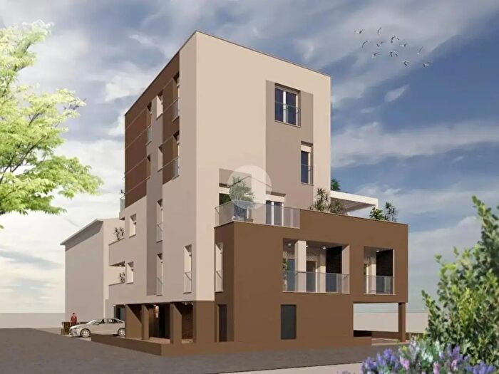 Appartamento trilocale in vendita in Via Pascoli, Rimini