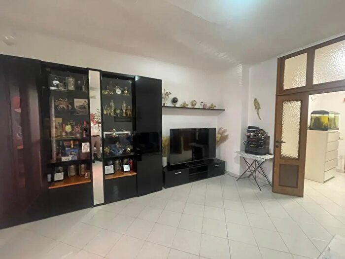 Appartamento trilocale in vendita in Via Appennini, Milano