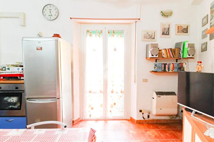 Appartamento bilocale in vendita in Via Pellettier, Livorno