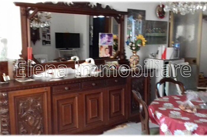 Casa con 11 locali in vendita in Alcamo