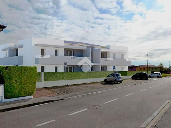 Appartamento quadrilocale in vendita in Via Enopolio, Salgareda