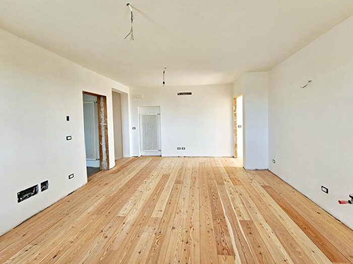 Appartamento trilocale in vendita in Via Sostegno, Este