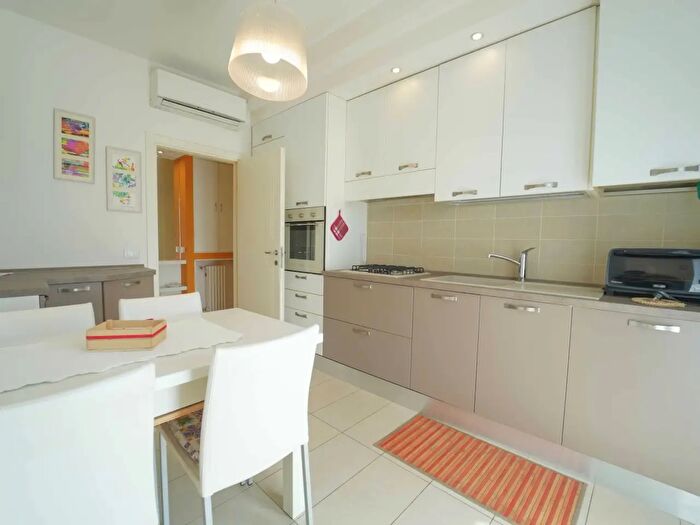 Appartamento con 6 locali in vendita in Via Giovanni Amendola, Rimini