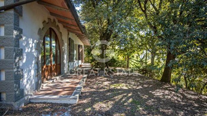 Casa con 6 locali in vendita in Via dei Pini, Tuoro Sul Trasimeno