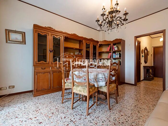 Appartamento trilocale in vendita in Via delle Orchidee, Milano