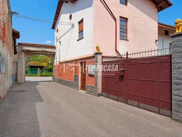 Case in Vendita e in Affitto - 2
