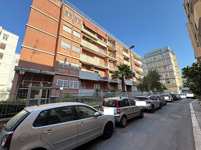 Appartamento con 5 locali in vendita in Via Dodaro, Bari