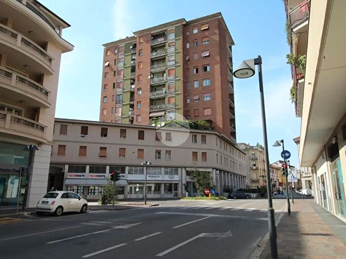 Appartamento quadrilocale in vendita in Galleria Mazzini, Seregno