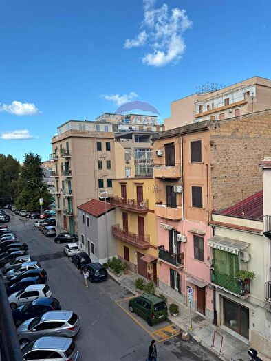 Appartamento quadrilocale in vendita in Via Francesco Maria Maggio, Palermo