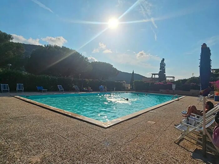 Appartamento trilocale in vendita in Loc Nisporto, Rio