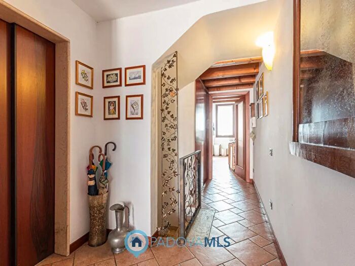 Appartamento quadrilocale in vendita in Via Roma, Padova