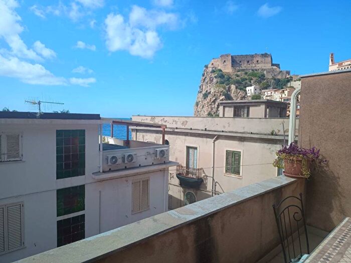 Appartamento bilocale in affitto in Via Giovanni Omiccioli, Centro, Scilla