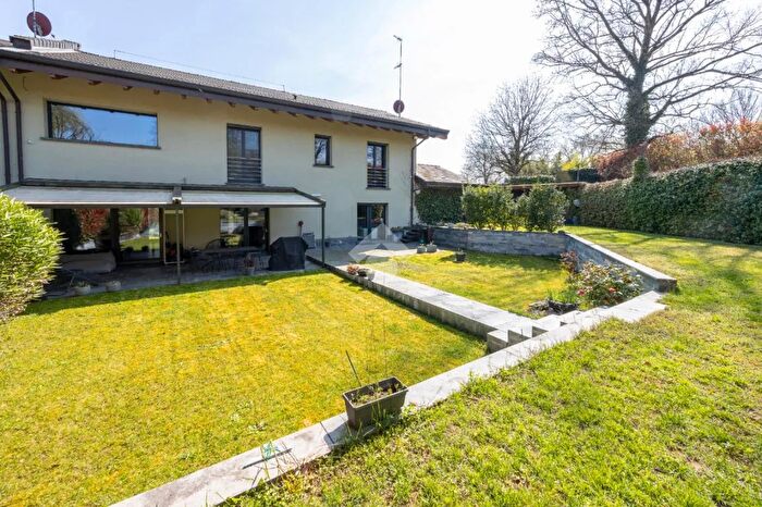 Casa con 5 locali in vendita in Via Giuseppe Garibaldi, Magenta