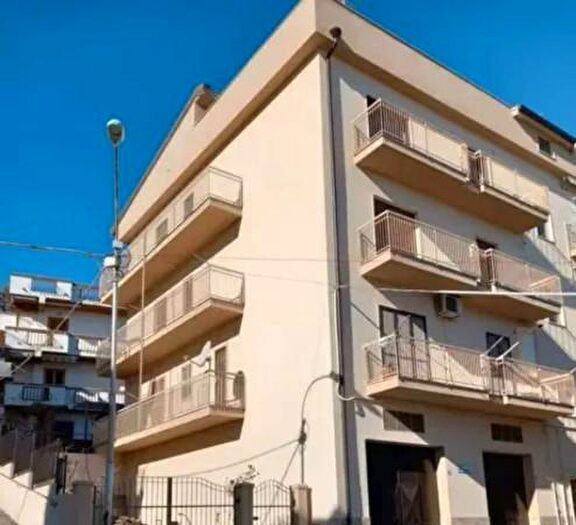 Appartamento quadrilocale in vendita in Via Pasquale Giocoli, Salandra