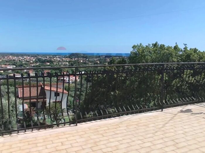 Casa con 5 locali in vendita in Minturno