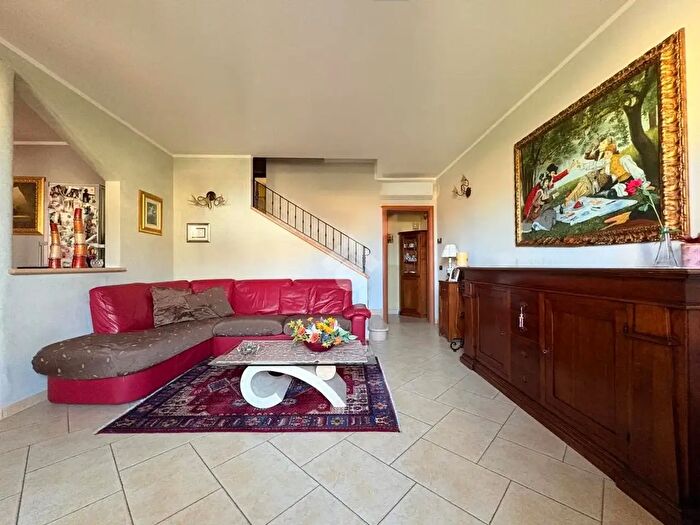 Casa quadrilocale in vendita in Via Europa, Suzzara