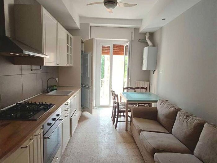 Appartamento trilocale in affitto in via Vasari, Archi, Ancona
