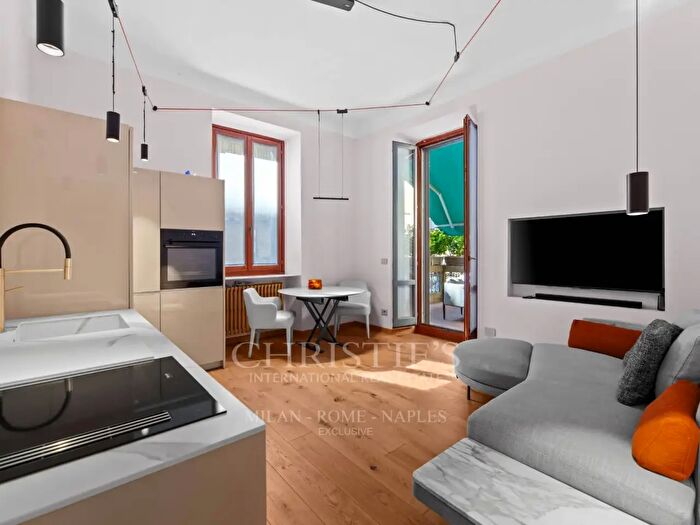 Appartamento trilocale in affitto in Via Goldoni, Milano