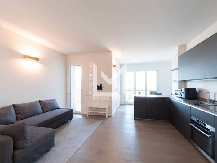 Appartamento trilocale in affitto in Via Flavio Gioia, Monte Rosa Lotto, Milano