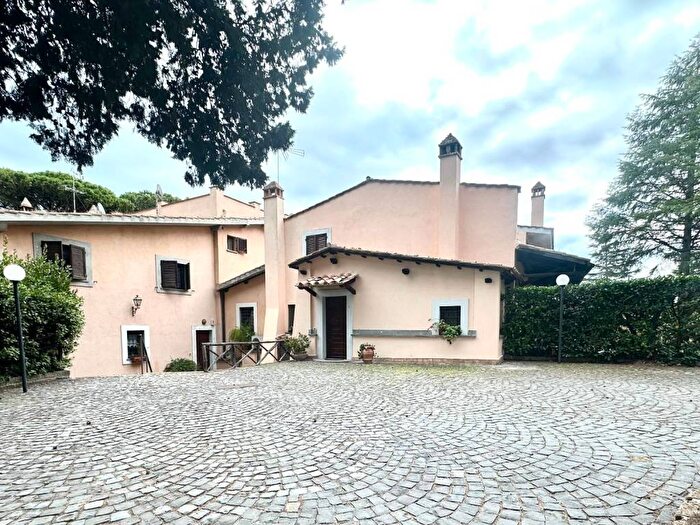 Casa quadrilocale in affitto in La Giustiniana, Roma