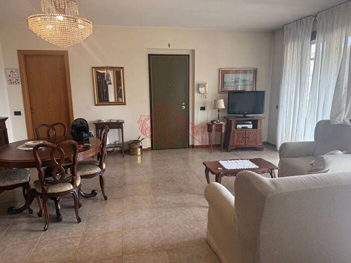 Appartamento con 6 locali in affitto in Via Paolo Boselli, Santa Bertilla Mercato Nuovo, Vicenza