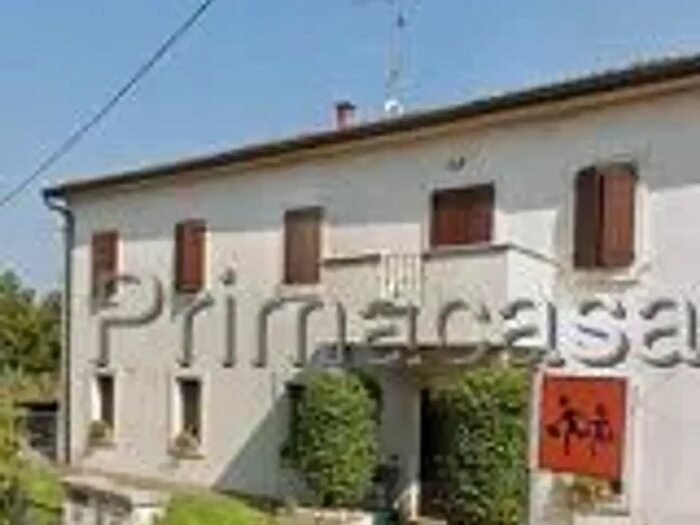Casa con 5 locali in vendita in Contrada Berenzi, Castel Goffredo