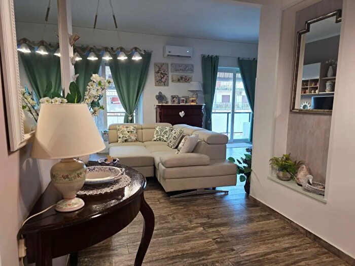 Appartamento con 5 locali in vendita in Viale Lazio, Palermo